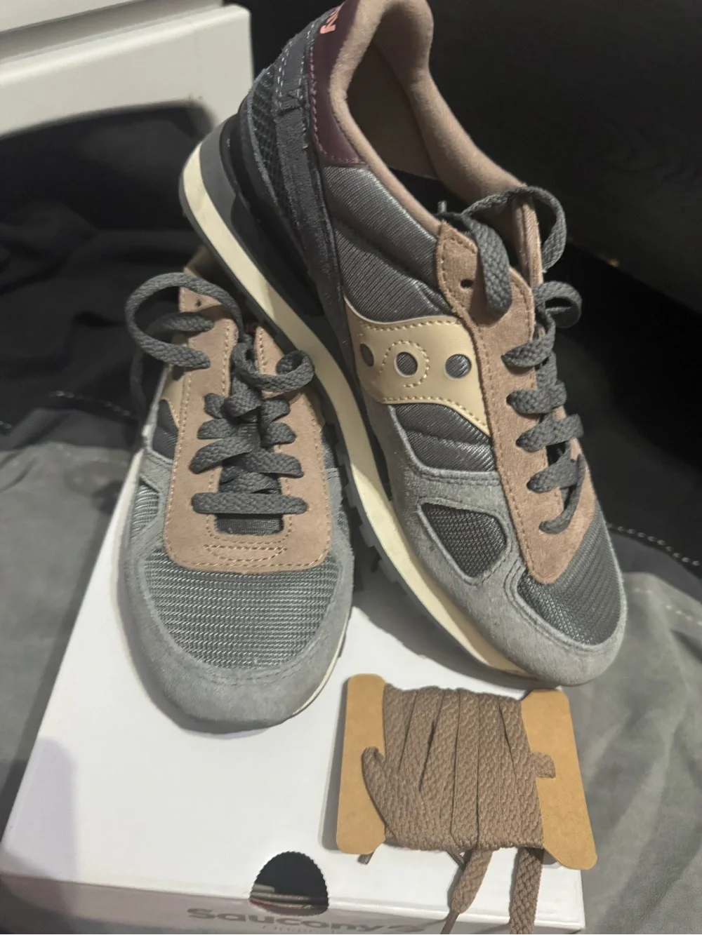 Saucony womens Low-Top Sneakers in Gray, Tan and Burgundy